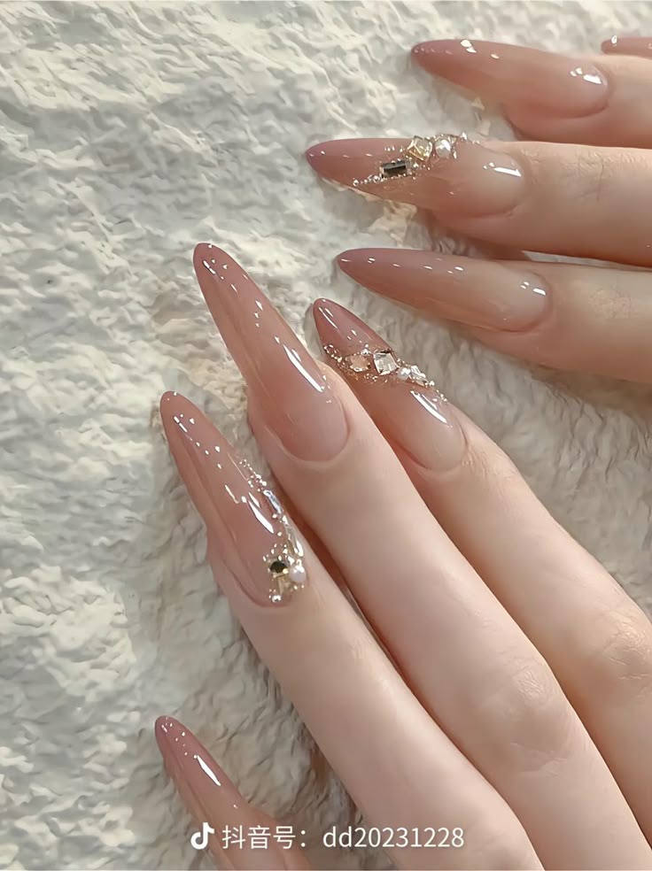 Nail đẹp giúp nàng luôn nổi bật giữa đám đông!