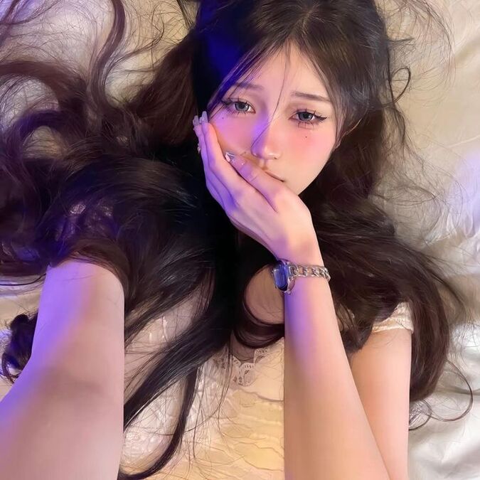 Nhan sắc của Trần Hà Linh thể hiện qua phong thái tự tin
